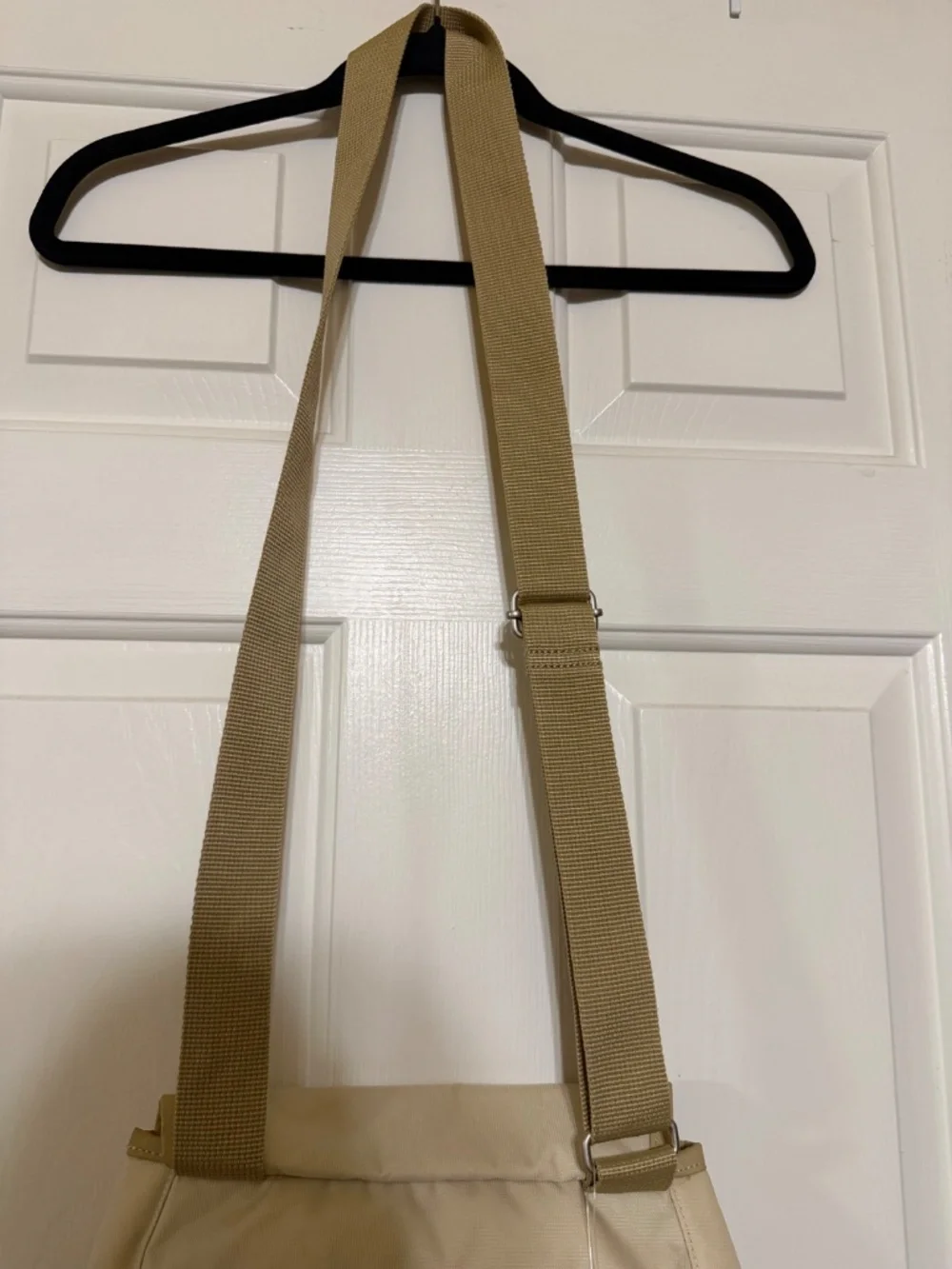 NWT Sherpani Mille Beige Crossbody Bag Lined Zip Pockets and Adjustable Strap
